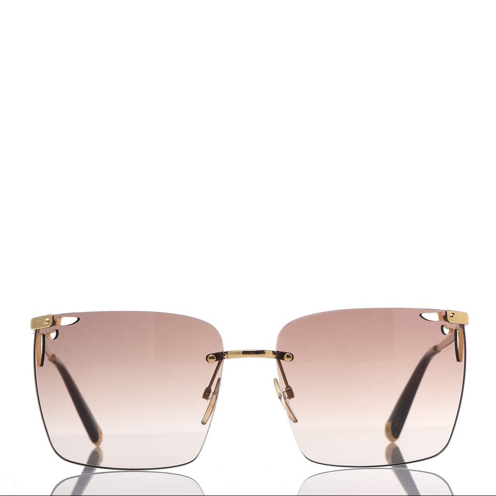 LOUIS VUITTON
Sunglasses